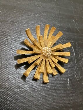 Vintage Benedikt | New York: Floral brooch with cluster